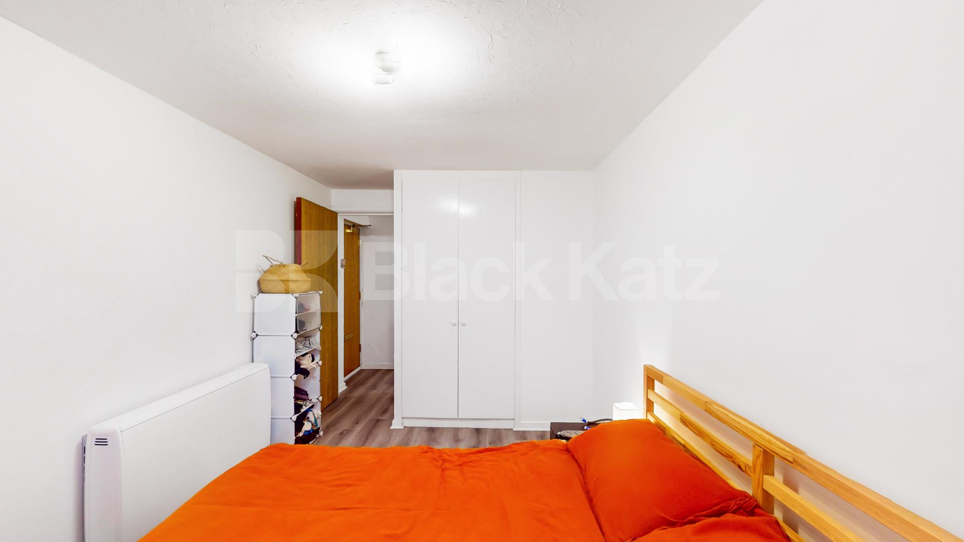 Refurbished a year ago and set on the banks of the river lea Riverside Close, Clapton 